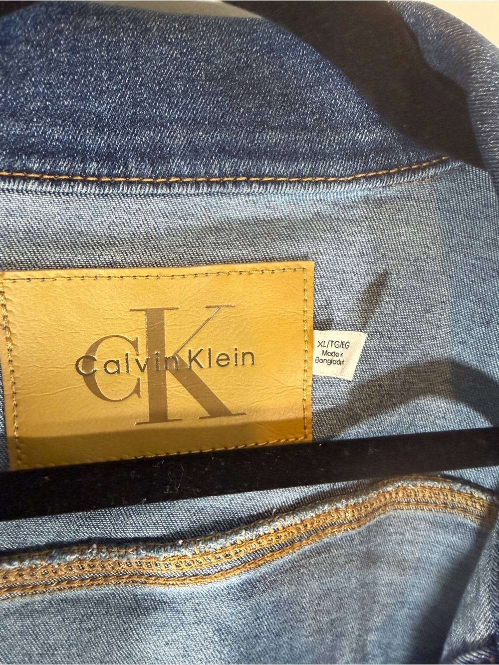 Calvin Klein Medium Blue Denim Trucker Jacket - Size XL - Picture 4 of 7